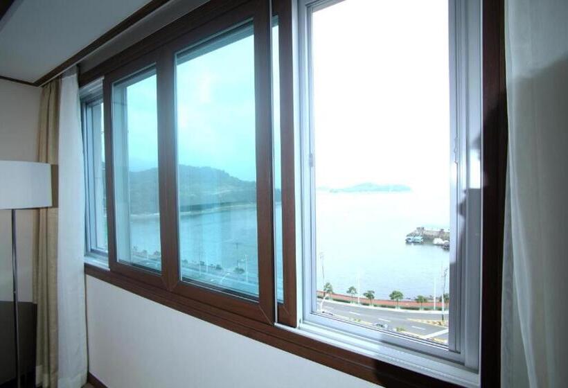 اتاق لوکس با چشم‌انداز دریا, Yeosu Narsha