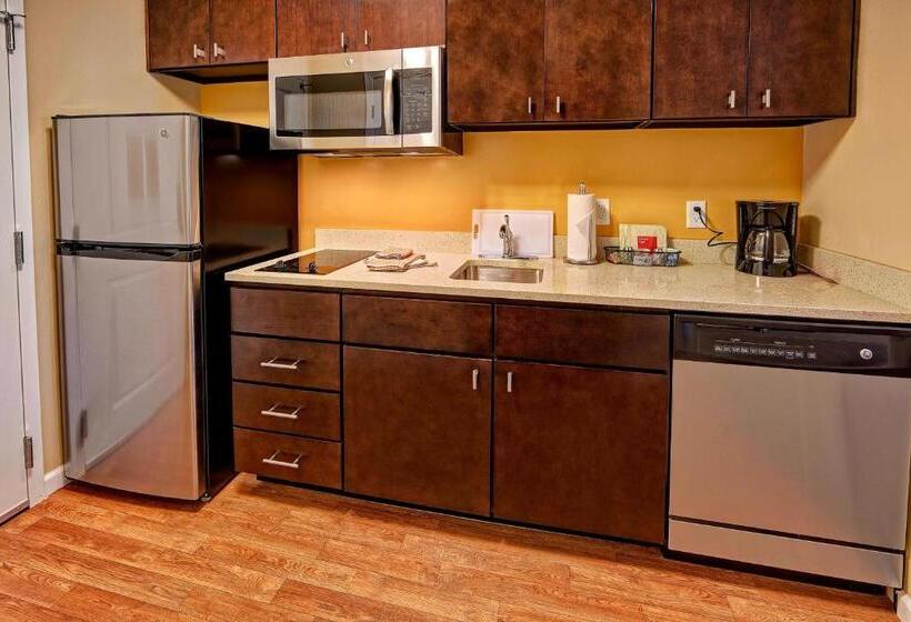 2 Bedroom Suite City View, Towneplace Suites By Marriott Hattiesburg