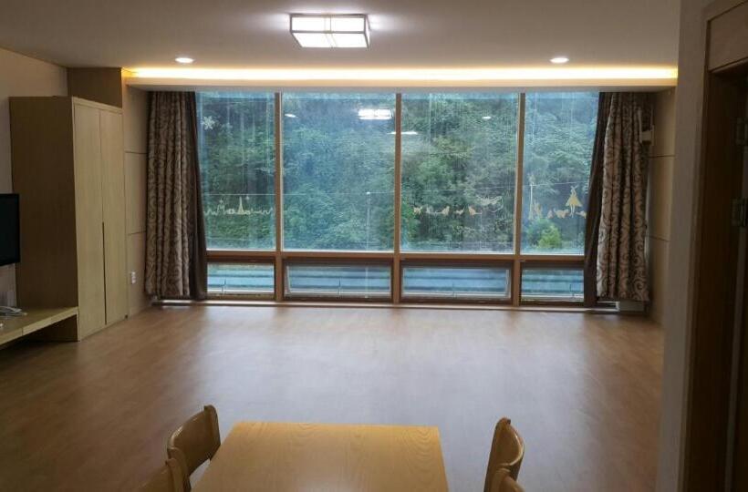 اتاق خانوادگی, Yeosu Narsha