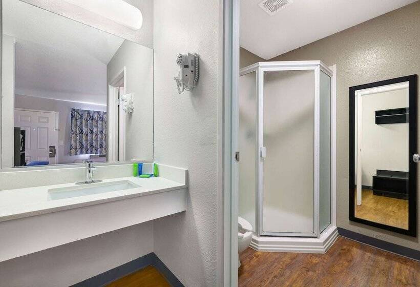스탠다드 룸 더블 침대 2개, Motel 6kirkland, Wa  North Kirkland