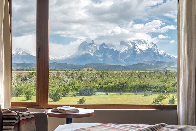 اتاق سوپریور با چشم‌انداز کوهستان, Río Serrano Hotel + Spa