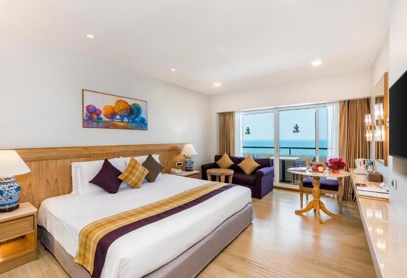 Номер Deluxe, Royal Cliff Beach Hotel Pattaya