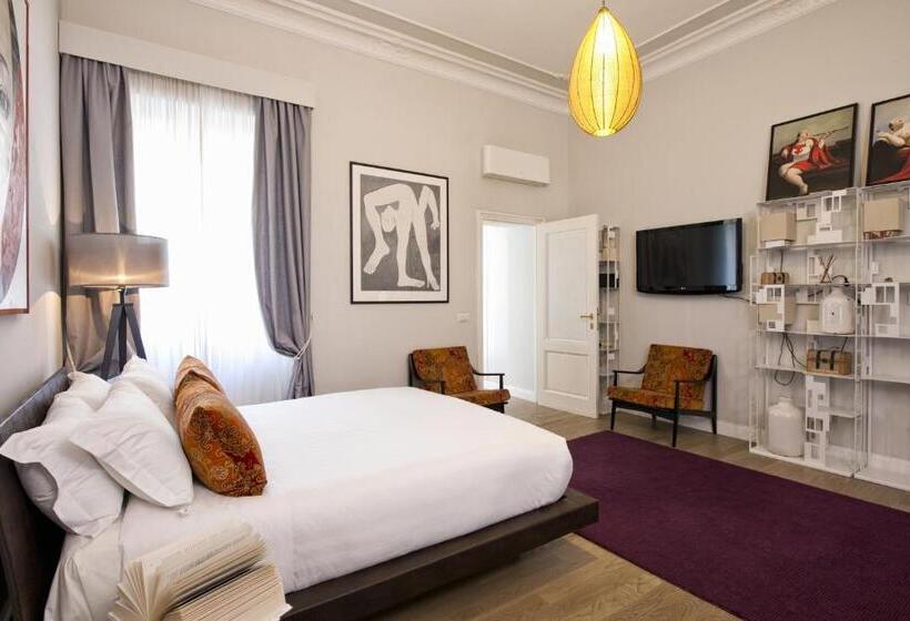 اتاق لوکس سه تخته, The Independent Suites