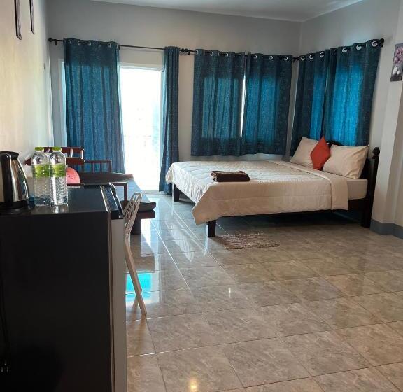 Номер Стандарт с Балконом, Nare Guest House