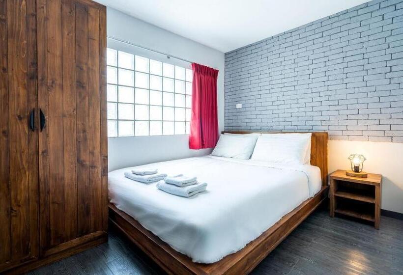 Quarto Deluxe, Go Inn The Grand Palace   Mrt Samyot Station