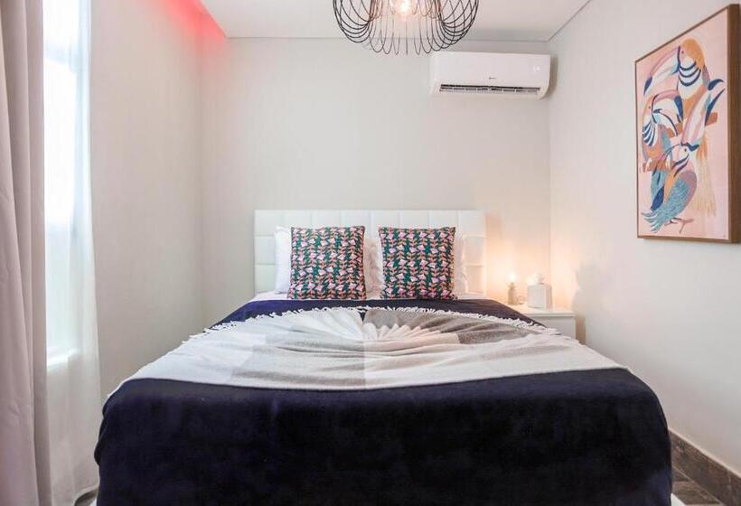 استودیوی استاندارد, Rosalina Urbano