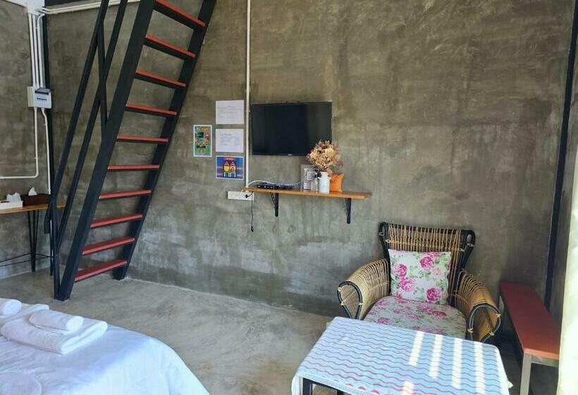Family Suite, ไร่ปาริชาติ