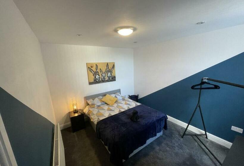Quarto Deluxe, Anfield Accomodation