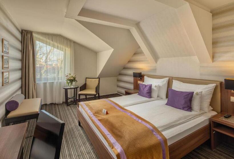 Семейный Номер, Grand Hotel Glorius Makó