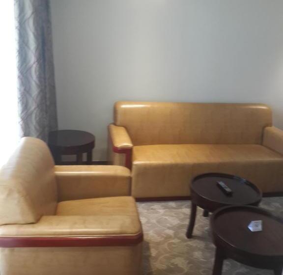 سوییت اجرایی, Boma Inn Eldoret