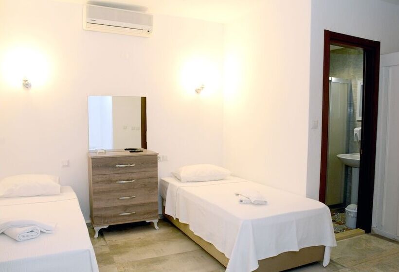 اتاق استاندارد سه نفره, Gumbet