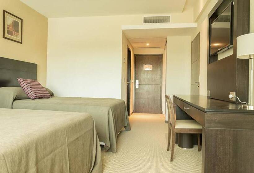 스탠다드 룸 더블 침대 2개, Howard Johnson Neuquen