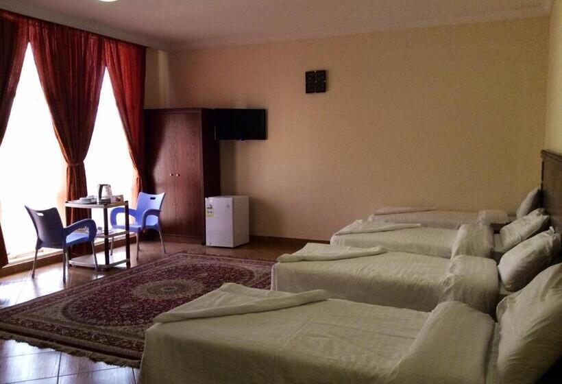 Пятиместный Стандартный Номер, Qasr Alazzizia