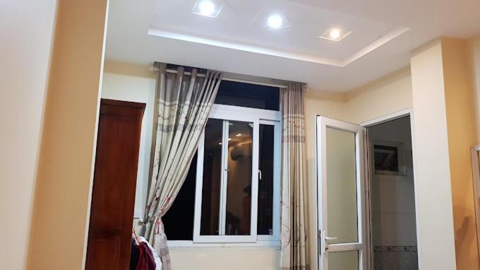 اتاق لوکس, Khách Sạn Crown   Gần đại Học Nông Lâm Tn