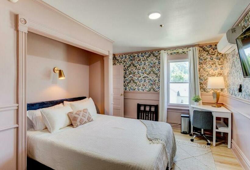 Студия Стандарт, Suite 4 Historic Art City Inn