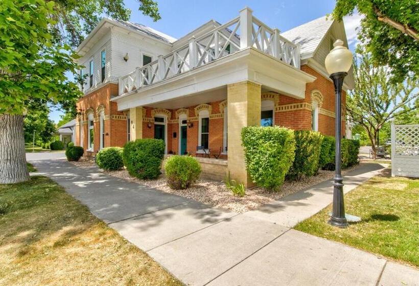 Студия Стандарт, Suite 4 Historic Art City Inn