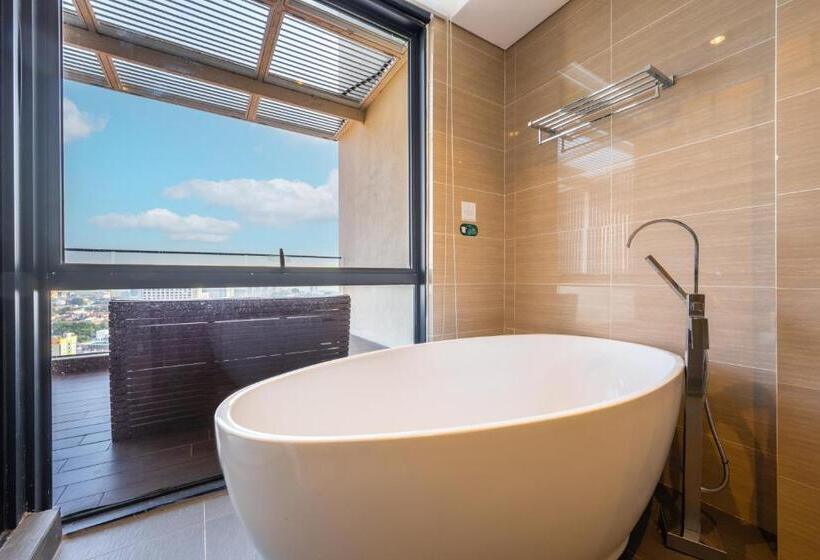 带阳台套房, Greystone 99 Suites
