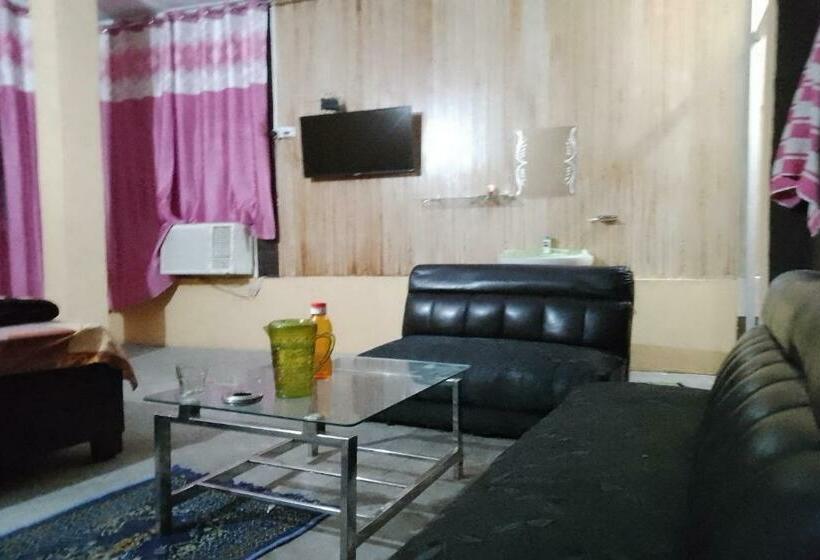 三人经典房间, Spot On Stacy Guest House