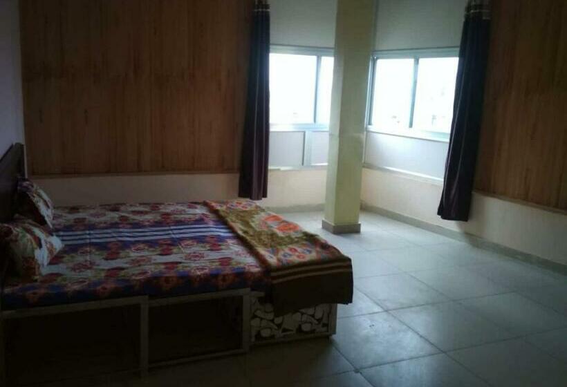 三人经典房间, Spot On Stacy Guest House