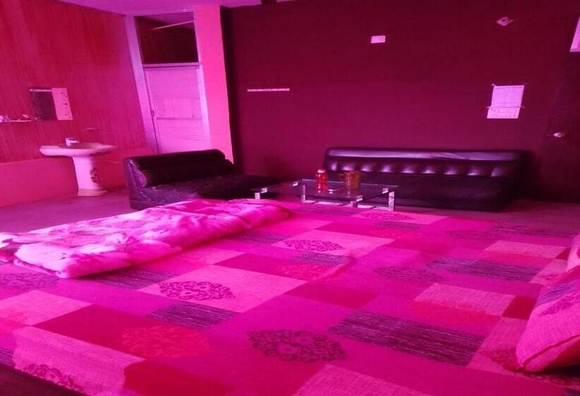 三人经典房间, Spot On Stacy Guest House