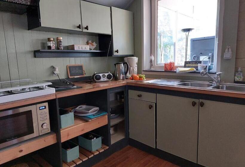 Дом 1 Спальня, B&b  T Gezellig Huizeke