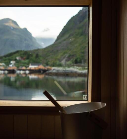 Люкс Superior Вид на Море, Holmen Lofoten
