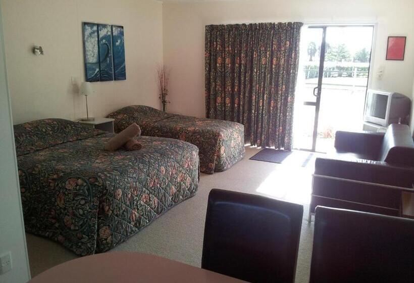 Номер Deluxe, Norfolk Motel & Campervan Park