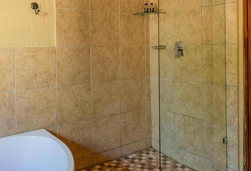 Апартаменты 3 Спальни, Impala Cottage