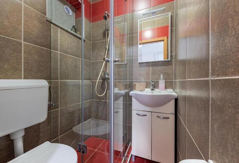 Номер Стандарт Вид на Бассейн, Aparthotel Plat