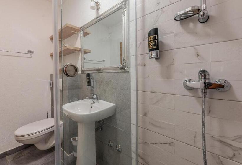 Номер Стандарт Вид на Бассейн, Aparthotel Plat