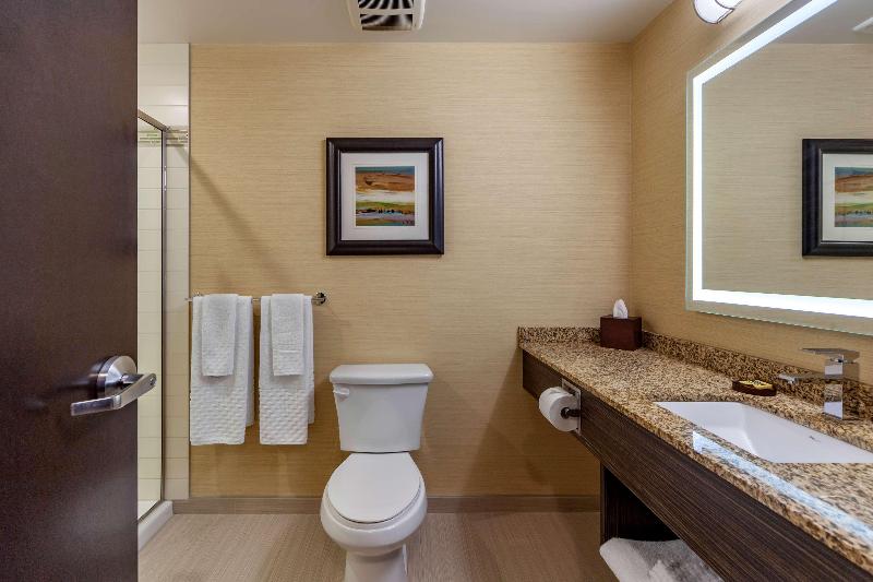 Стандартный Номер Кровать Кинг, Best Western Plus Drayton Valley All Suites