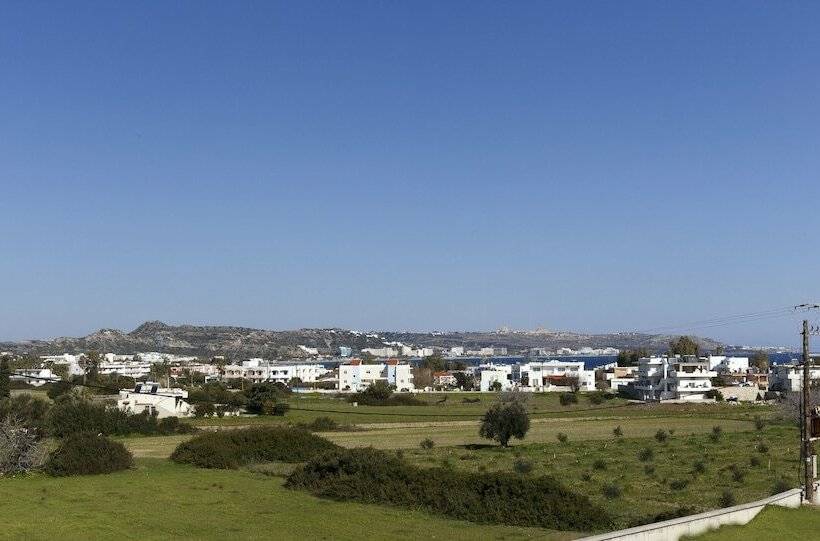 اتاق خانوادگی, Evita Resort