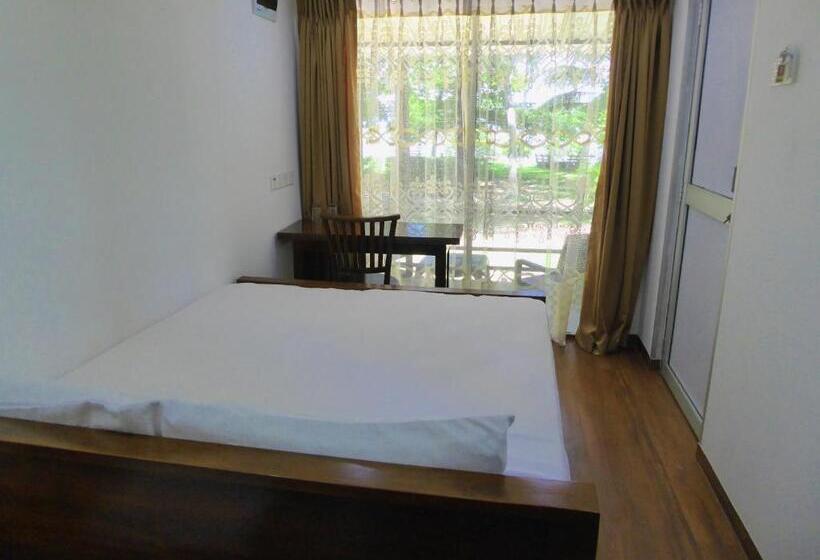 اتاق استاندارد با چشم‌انداز دریاچه, Riviera Resort