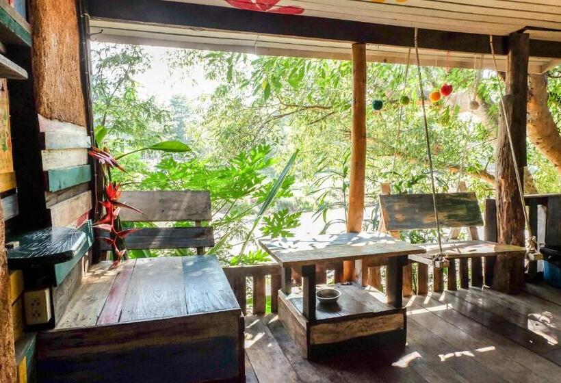 スタンダードバンガロー, Sawasdeepai River Resort