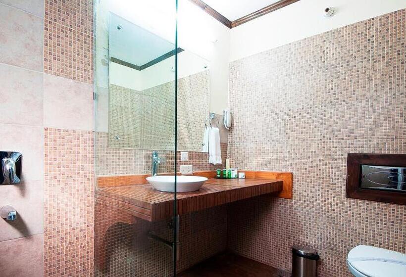패밀리 룸, Tuskar S Riverside Resort