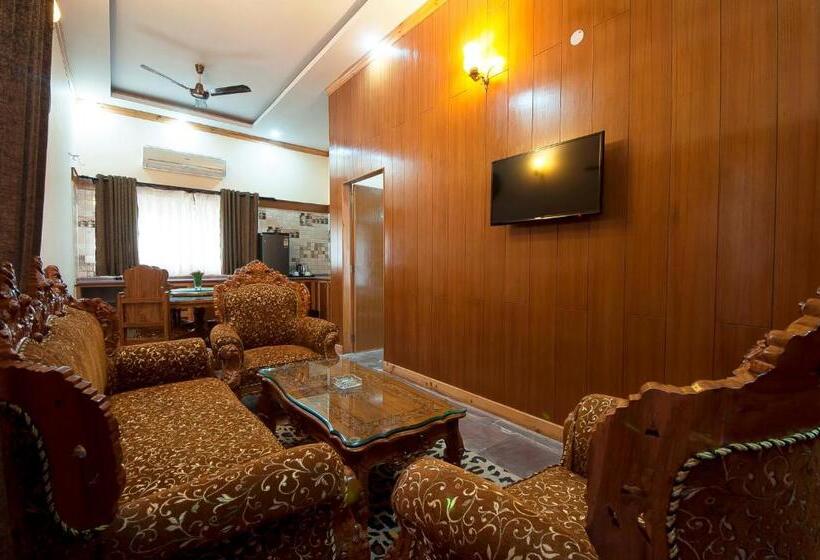 주니어 스위트, Tuskar S Riverside Resort