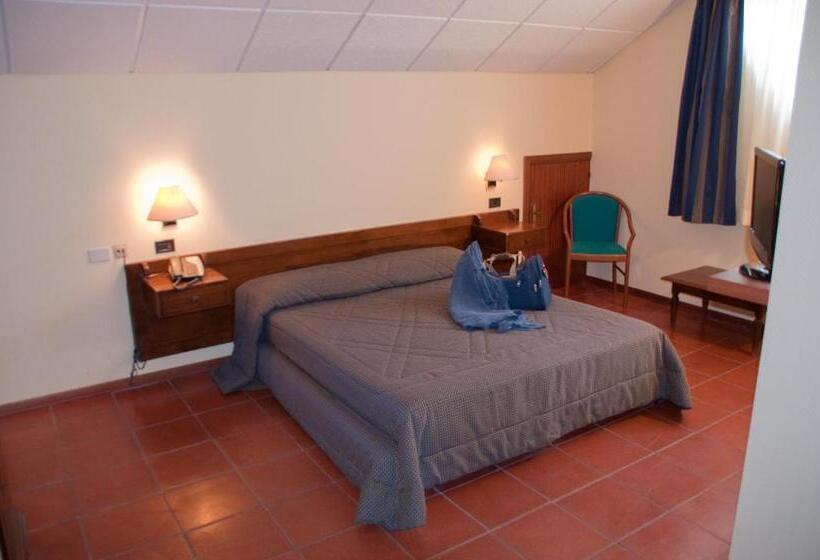 اتاق اکونومی, Corsaro Etna Hotel&spa