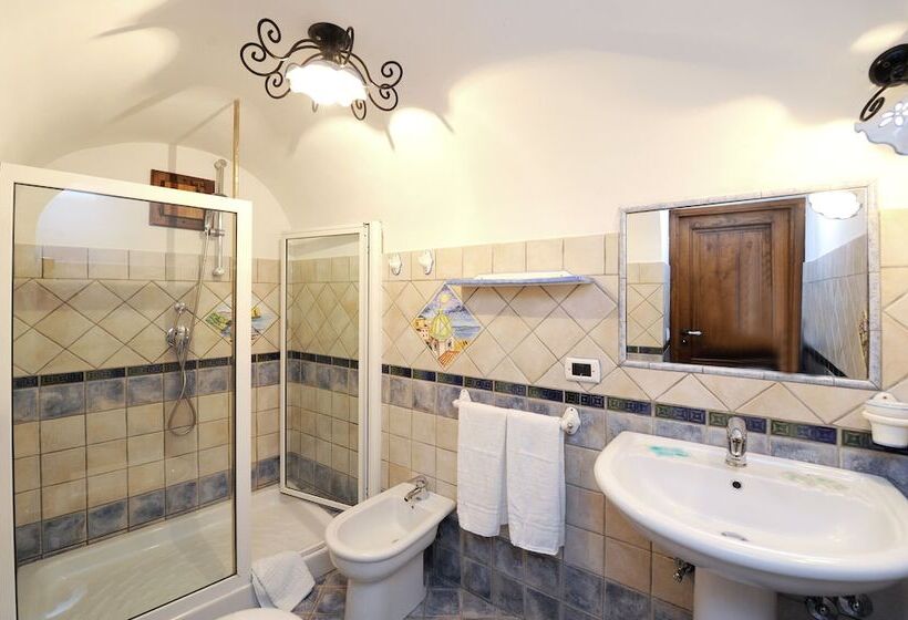 اتاق استاندارد چهار تخته, La Casa Del Melograno