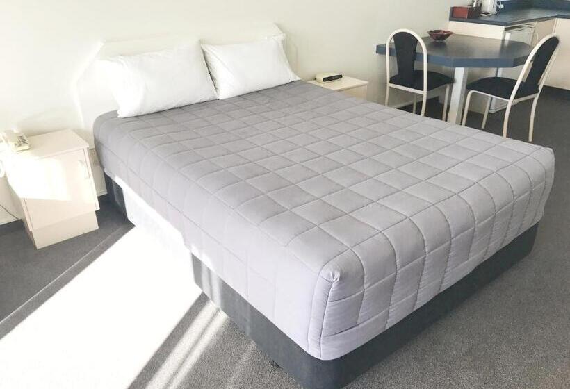 Студио Executive, Avalon Manor Motel