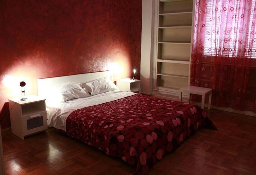 اتاق استاندارد با سرویس بهداشتی مشترک, Bologna Center Town