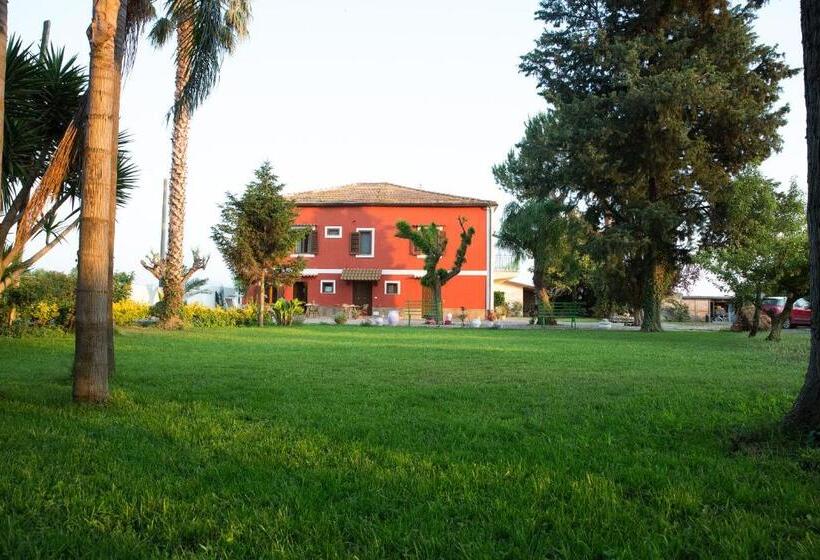 اتاق خانوادگی با چشم‌انداز باغ, B&b La Chora Di Paestum