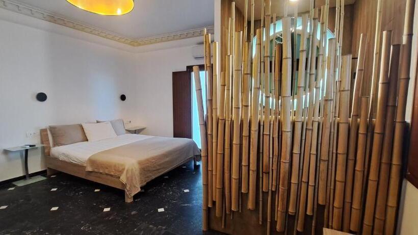 استودیوی استاندارد, Belle Etoile Villas
