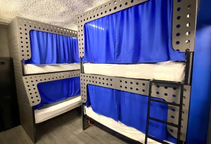 ルームシェアのワンベッド, Roomies Hostel Roma