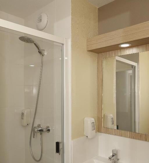 Четырехместный Номер Стандарт, B&b Hotel Gap