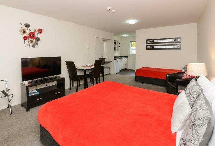 Студия Стандарт, Ellena Court Motel