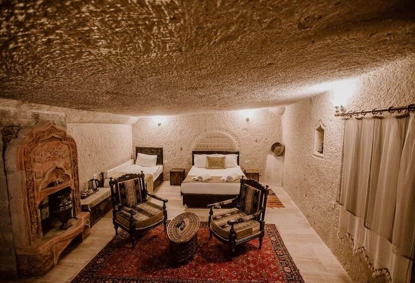 غرفة عائلية, Ortahisar Cave