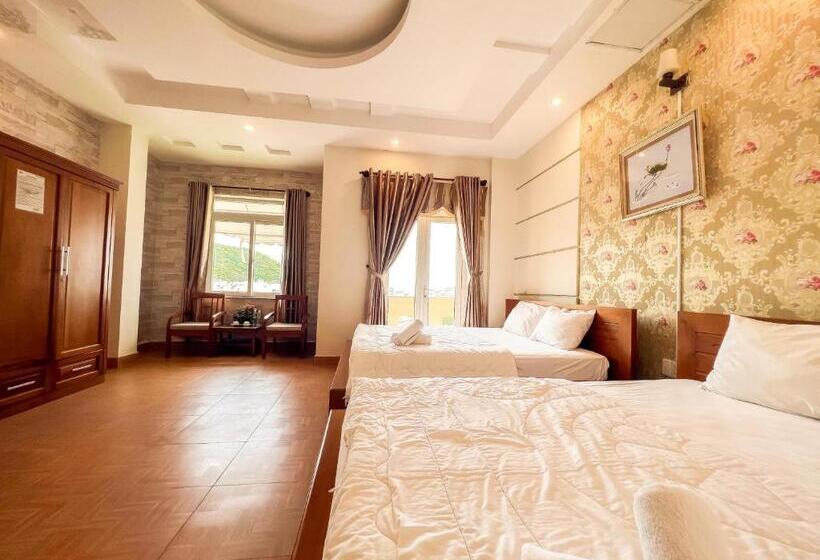 اتاق استاندارد چهارنفره با بالکن, Seika Hotel By The Moment