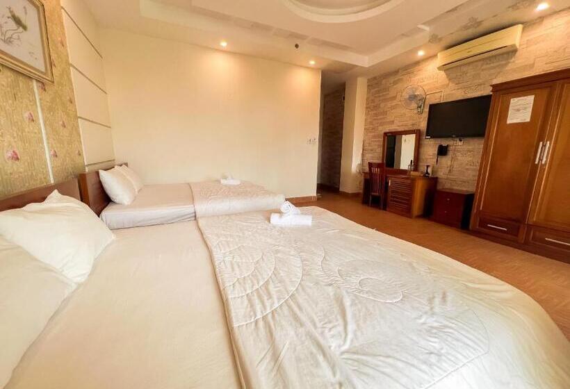 اتاق استاندارد چهارنفره با بالکن, Seika Hotel By The Moment
