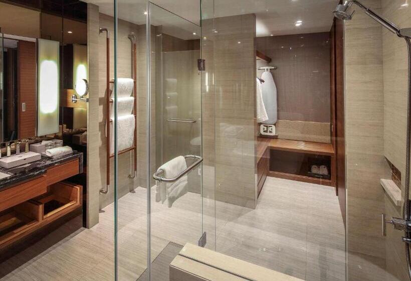اتاق اجرایی با تخت بزرگ, Pullman Vung Tau