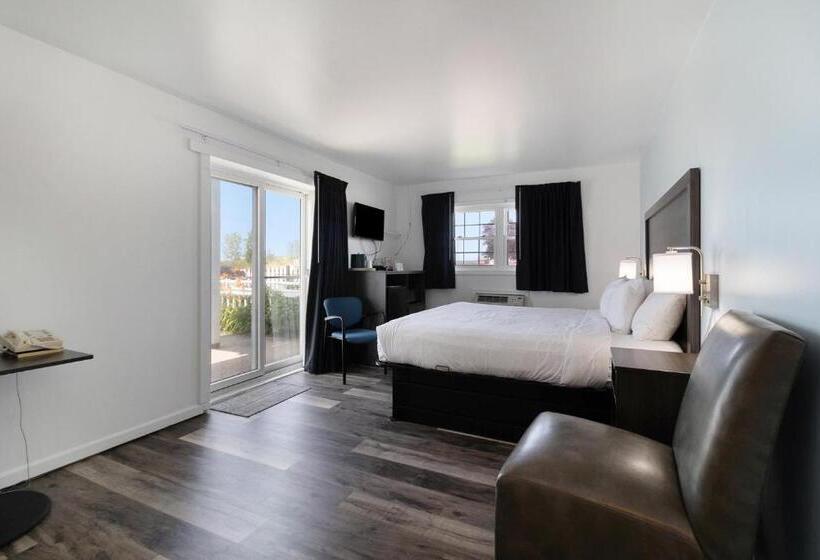Номер Deluxe Кровать Кинг, Snyders Shoreline Inn